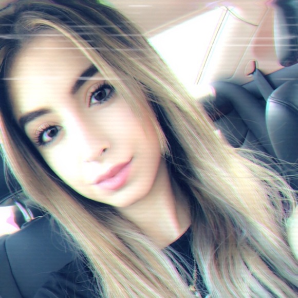 Meet Your Posher ❤️ - Picture 2 of 4